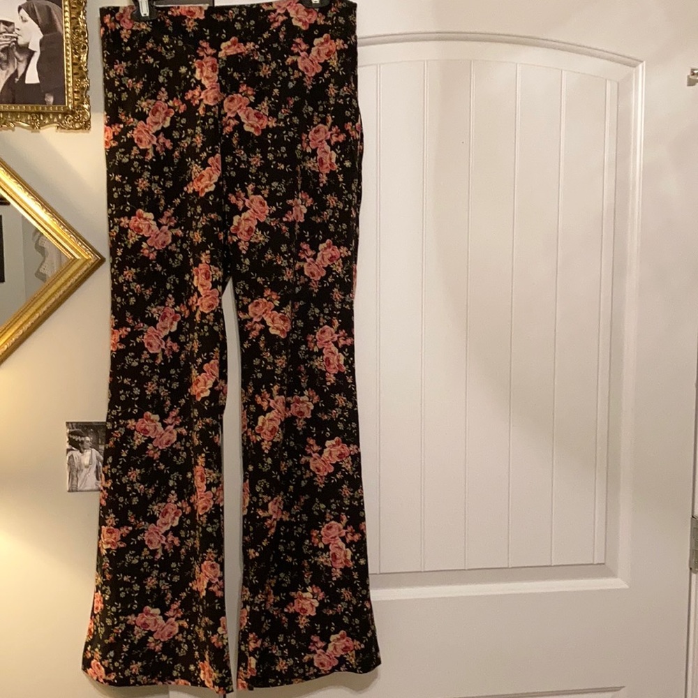 Amazing Vintage floral flare pants